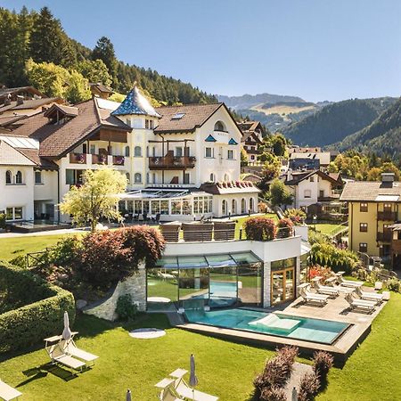 Alpenheim Charming & Spa Hotel Ortisei Esterno foto