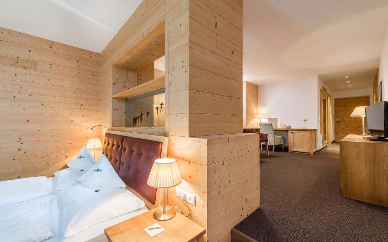 Alpenheim Charming & Spa Hotel Ortisei Esterno foto