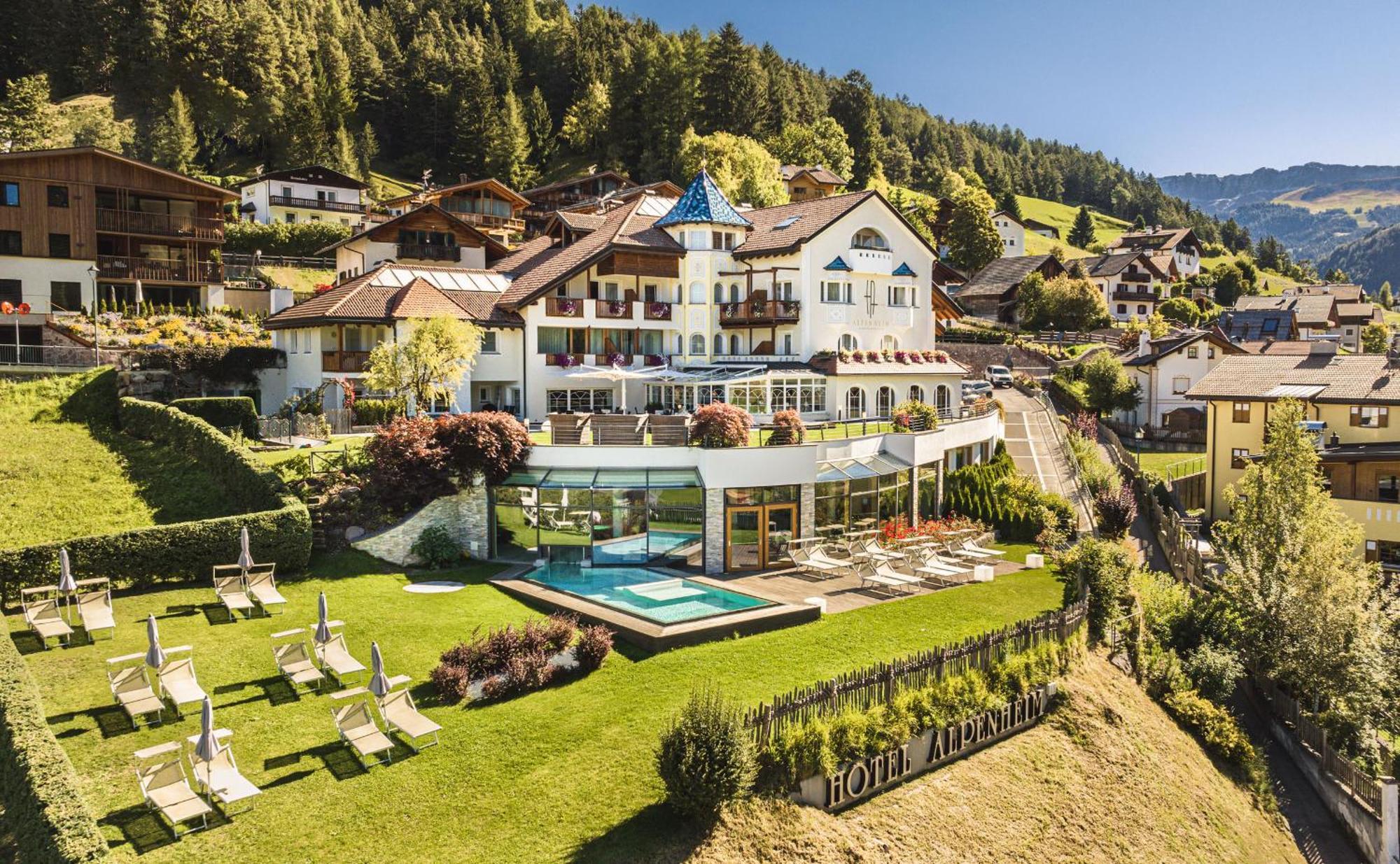 Alpenheim Charming & Spa Hotel Ortisei Esterno foto