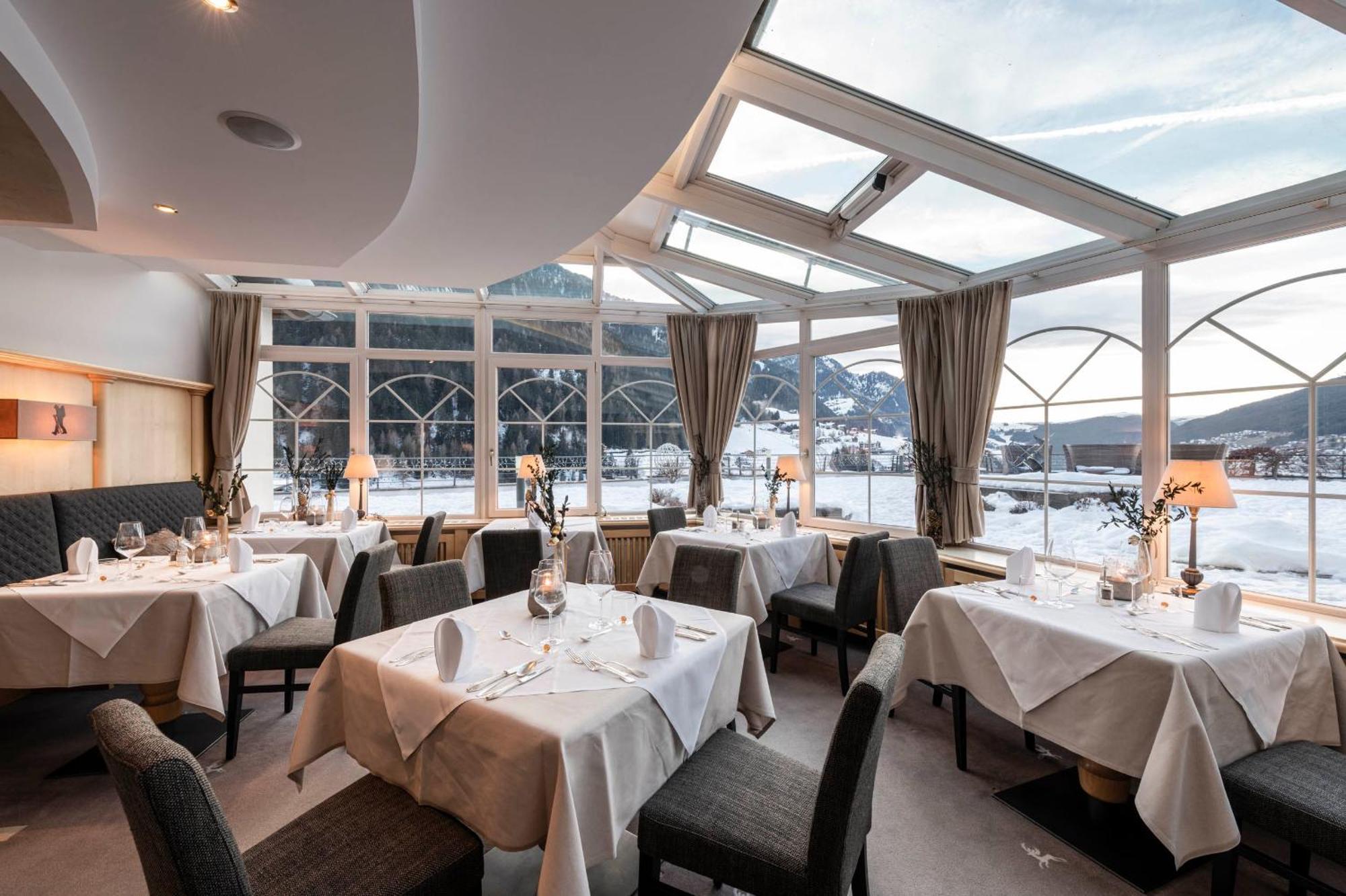 Alpenheim Charming & Spa Hotel Ortisei Esterno foto
