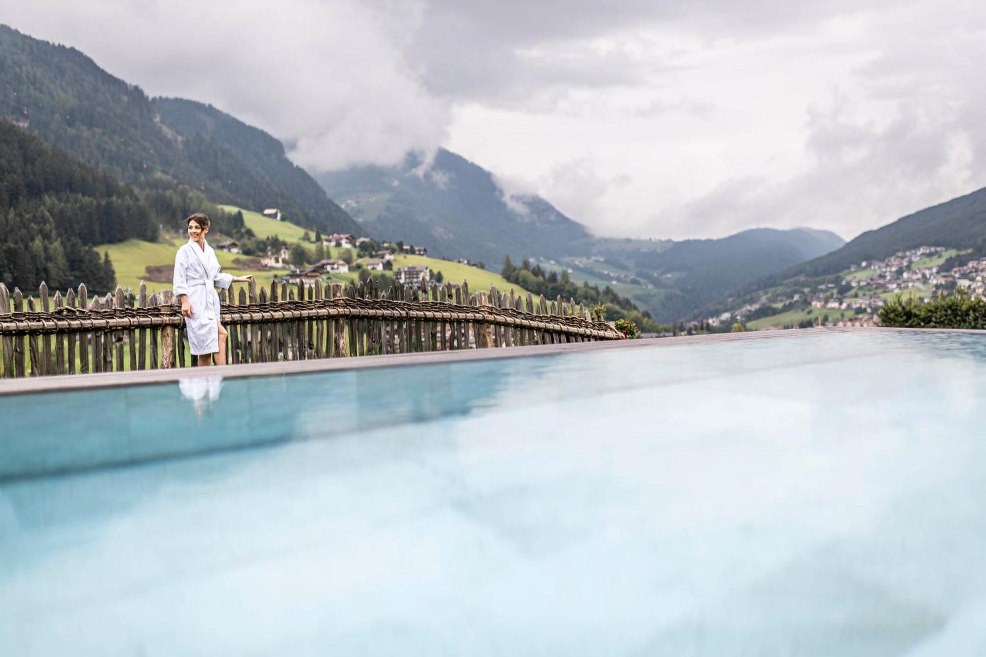 Alpenheim Charming & Spa Hotel Ortisei Esterno foto