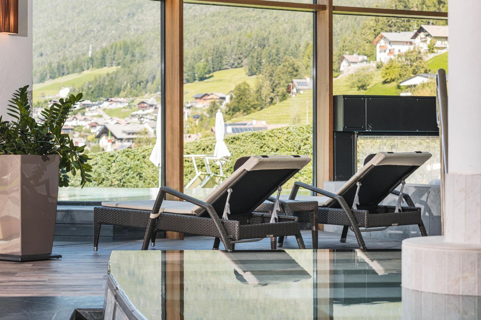 Alpenheim Charming & Spa Hotel Ortisei Esterno foto